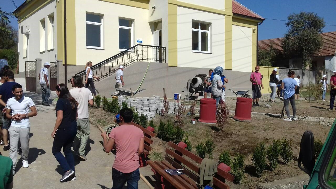 Uređeno školsko dvorište OŠ “Sremski front” u Berkasovu