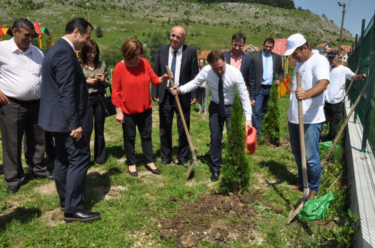 Nicolas Bizel, State Representatives and Project Implementing Partners in a visit to Tutin and Sjenica